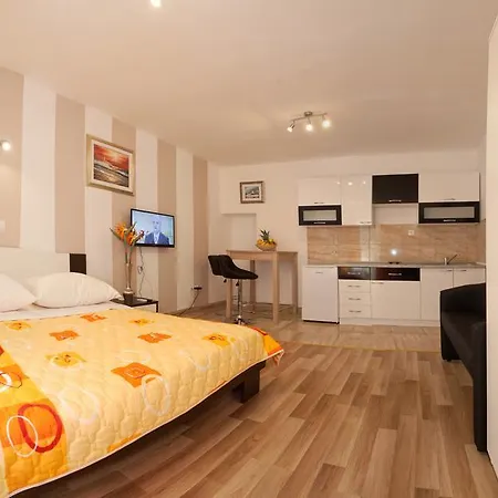 Luxury Izidor Gostinjska kuća 3*